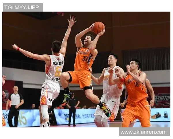 上海久事与深圳马可波罗激战正酣谁将赢得这场篮球巅峰对决